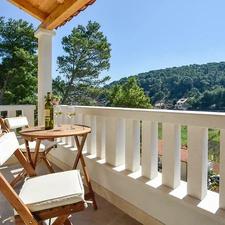 Mar 1 - Luxury Pucisca