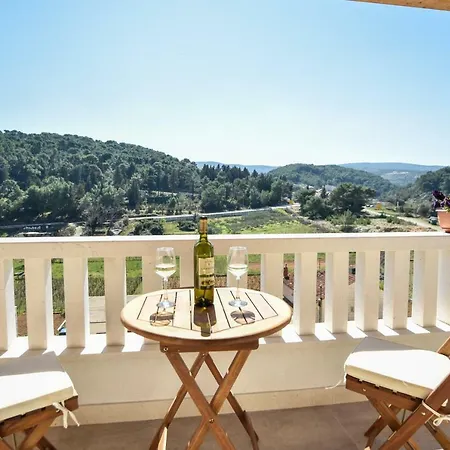 Mar 1 - Luxury Appartement Pucisca