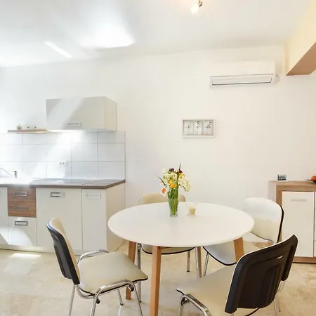 Mar 1 - Luxury Appartement *