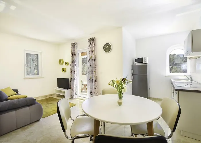 Mar 1 - Luxury Appartamento Pucisca